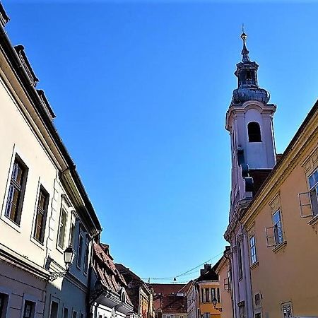 Downtown Apartments Deluxe Győr Eksteriør billede