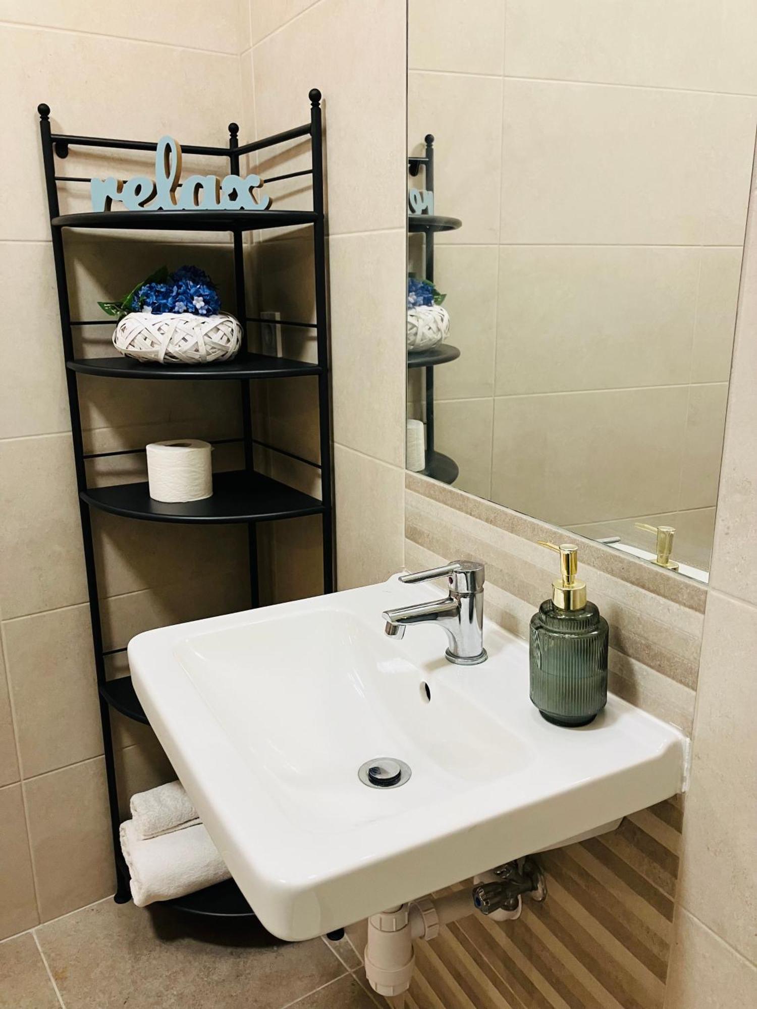 Downtown Apartments Deluxe Győr Eksteriør billede